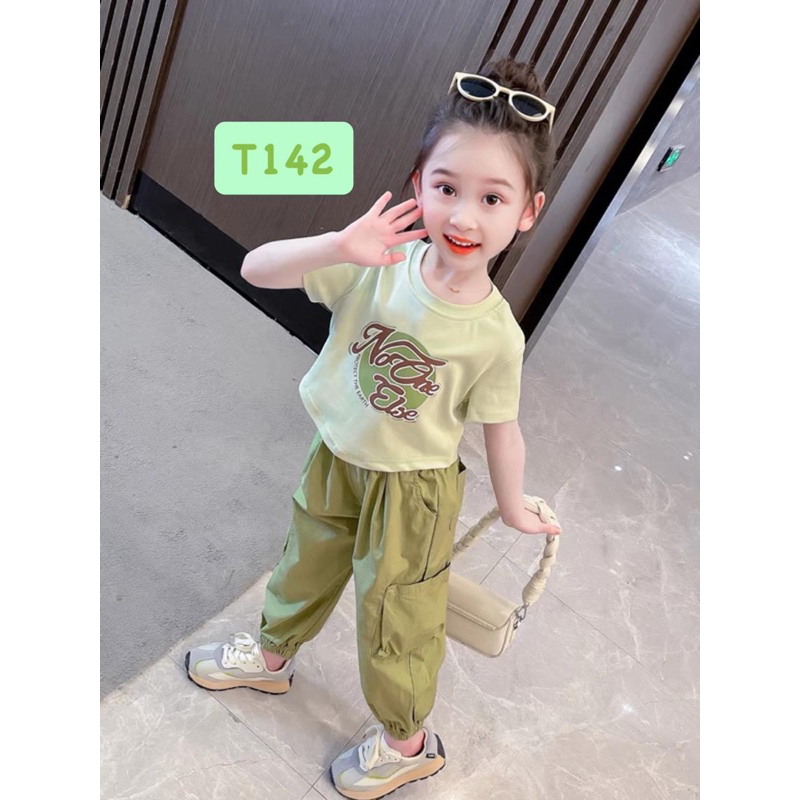 T142 Set quần áo cho bé gái năng động