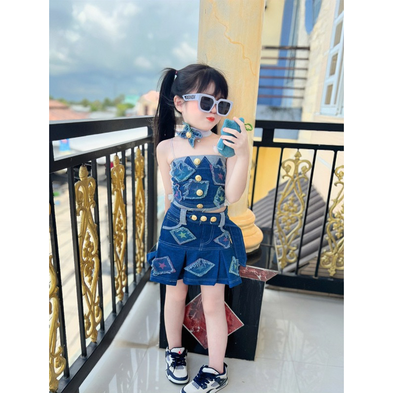 Chân váy jeans áo 2 dây cho bé gái