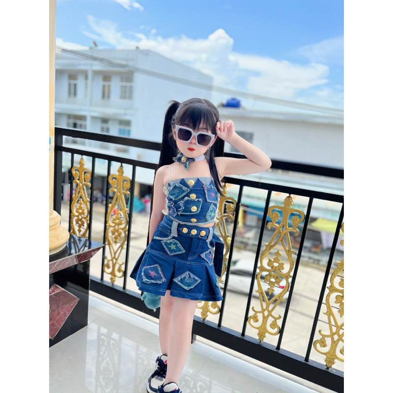 Chân váy jeans áo 2 dây cho bé gái