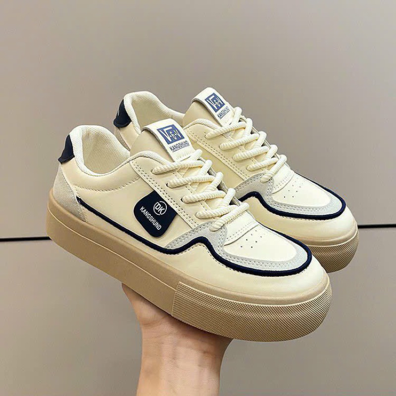 Giày thể thao đế nâu phối viền siêu xinh