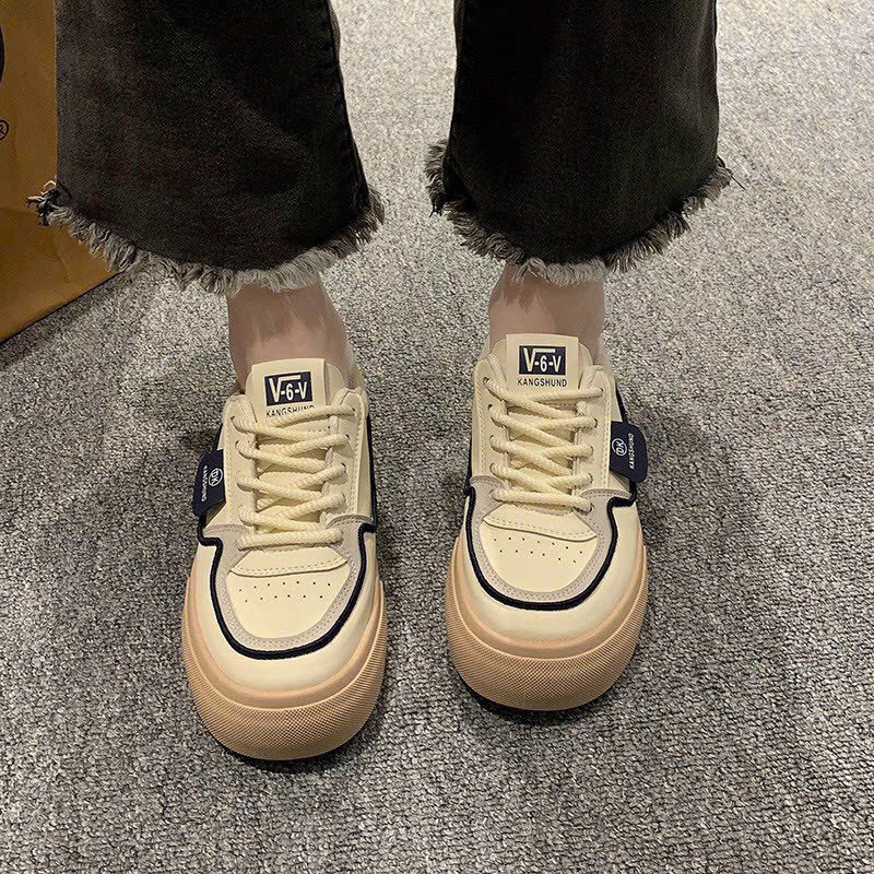 Giày thể thao đế nâu phối viền siêu xinh