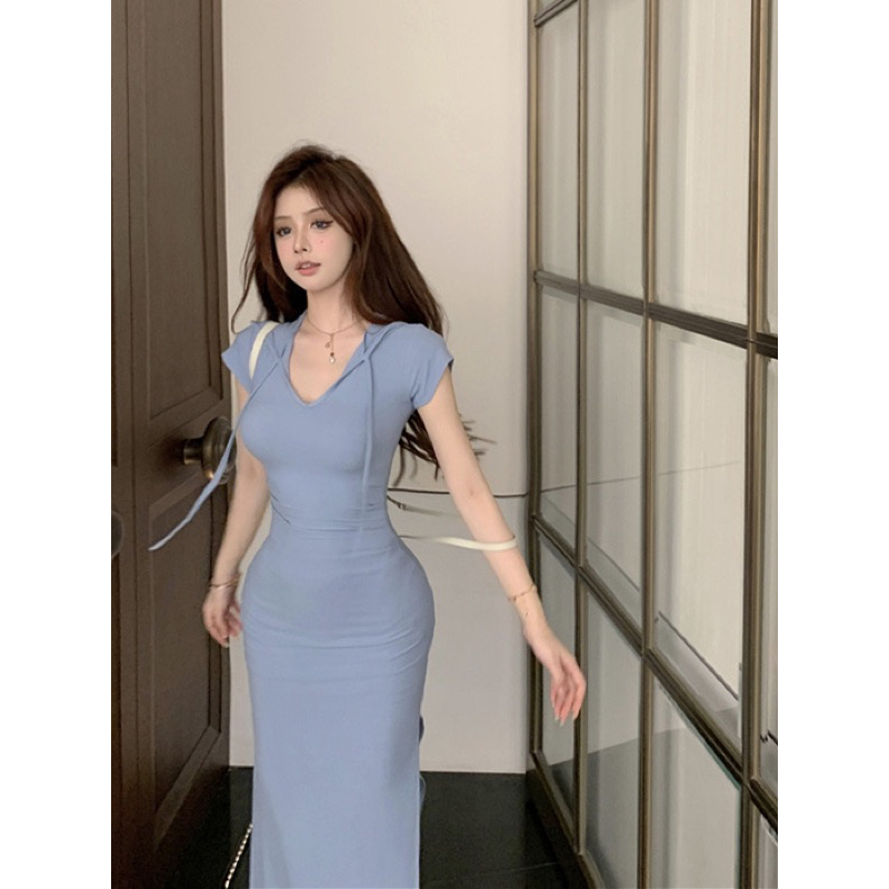 Đầm body dáng dài cộc tay sẻ tà chỗ chữ V có mũ phong cách sexy chất liệu mềm mại hàng qccc
