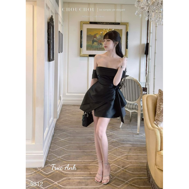 Váy thiết kế trễ vai