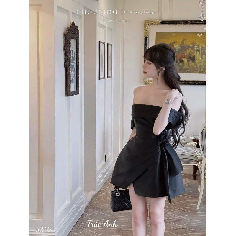 Váy thiết kế trễ vai