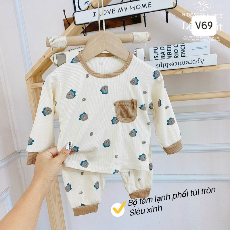 Bộ dài tăm cổ tròn túi ngực hoạ tiết tông hàn