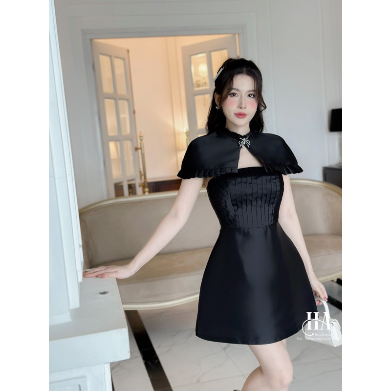 Váy thiết kế quây choàng