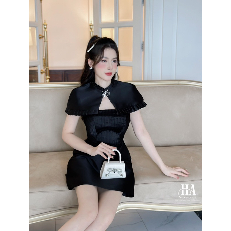 Váy thiết kế quây choàng