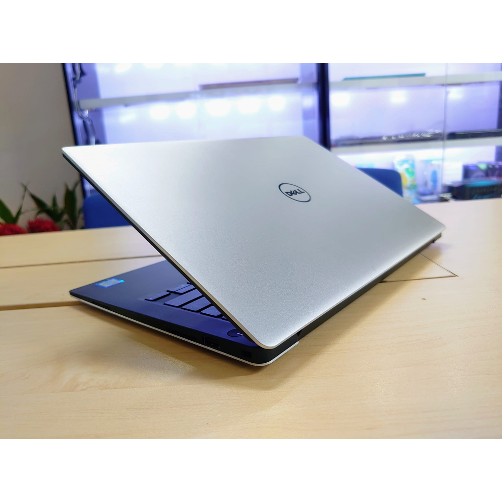 Laptop Dell XPS 9360 Core i7 / Ram 8Gb /SSD 256 Gb / Vỏ Nhôm Bạc / Siêu Mỏng Nhẹ Đẳng Cấp Doanh Nhân