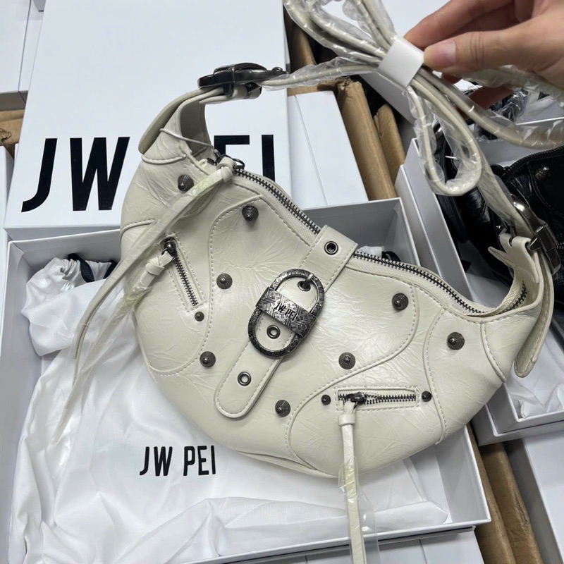 Túi jw pei dáng hobo kẹp nách