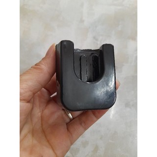 Miếng bọc đạp thắng cao su gắn cho xe máy.