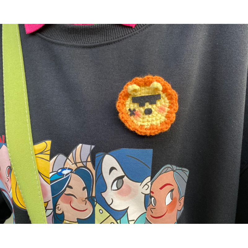 Ghim cài áo,túi,balo bằng len Nong Lion-GeminiFourth