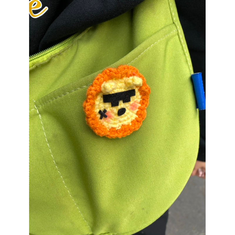 Ghim cài áo,túi,balo bằng len Nong Lion-GeminiFourth