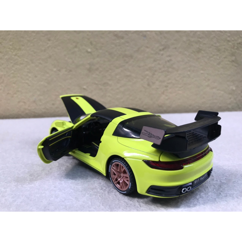 Mô hình xe ô tô Porsche 911 targa 4s 1:32