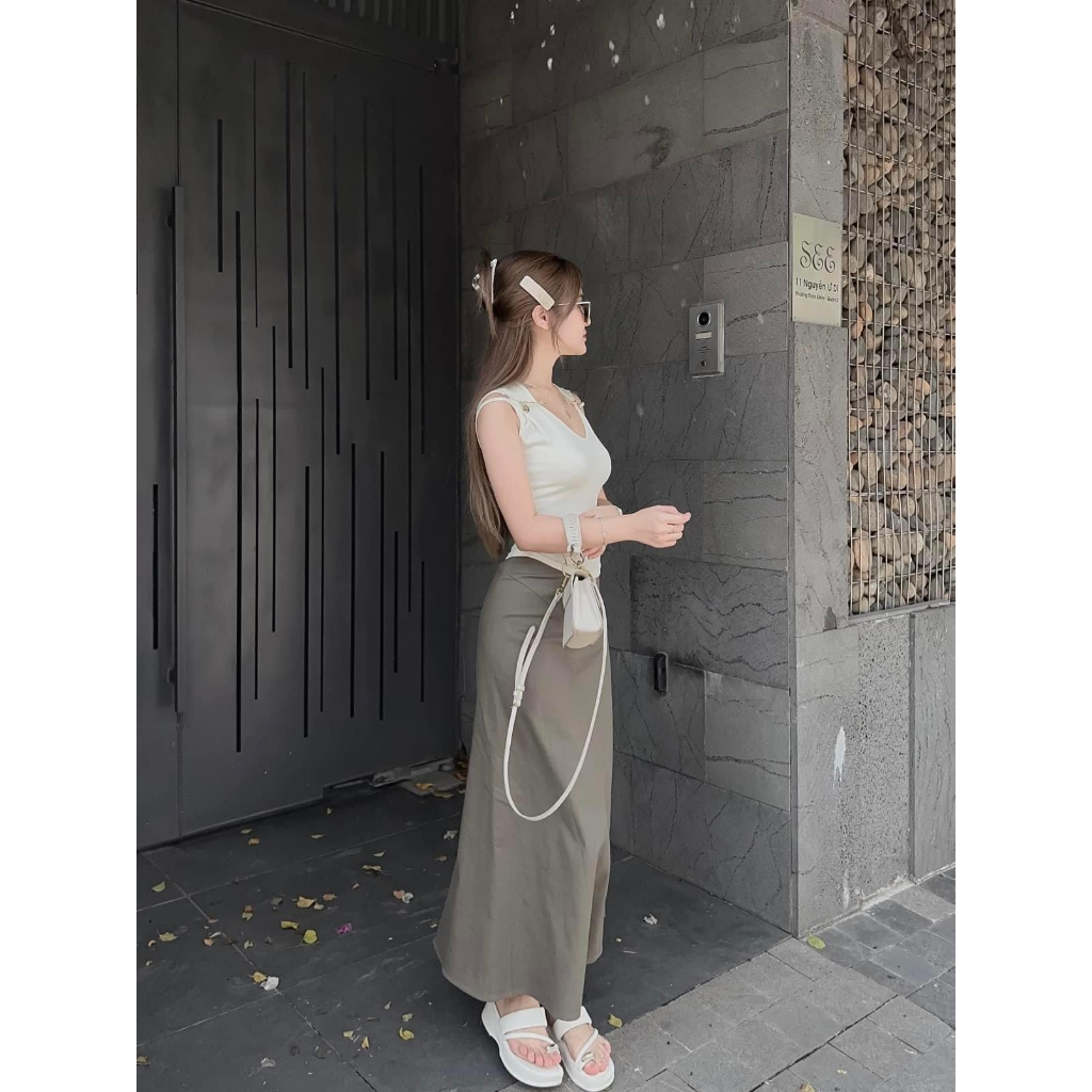 Set bộ đồ nữ áo body cánh tiên đính cài mix chân váy dáng dài với tone màu phối xinh xắn, tôn dáng cho các nàng yêu