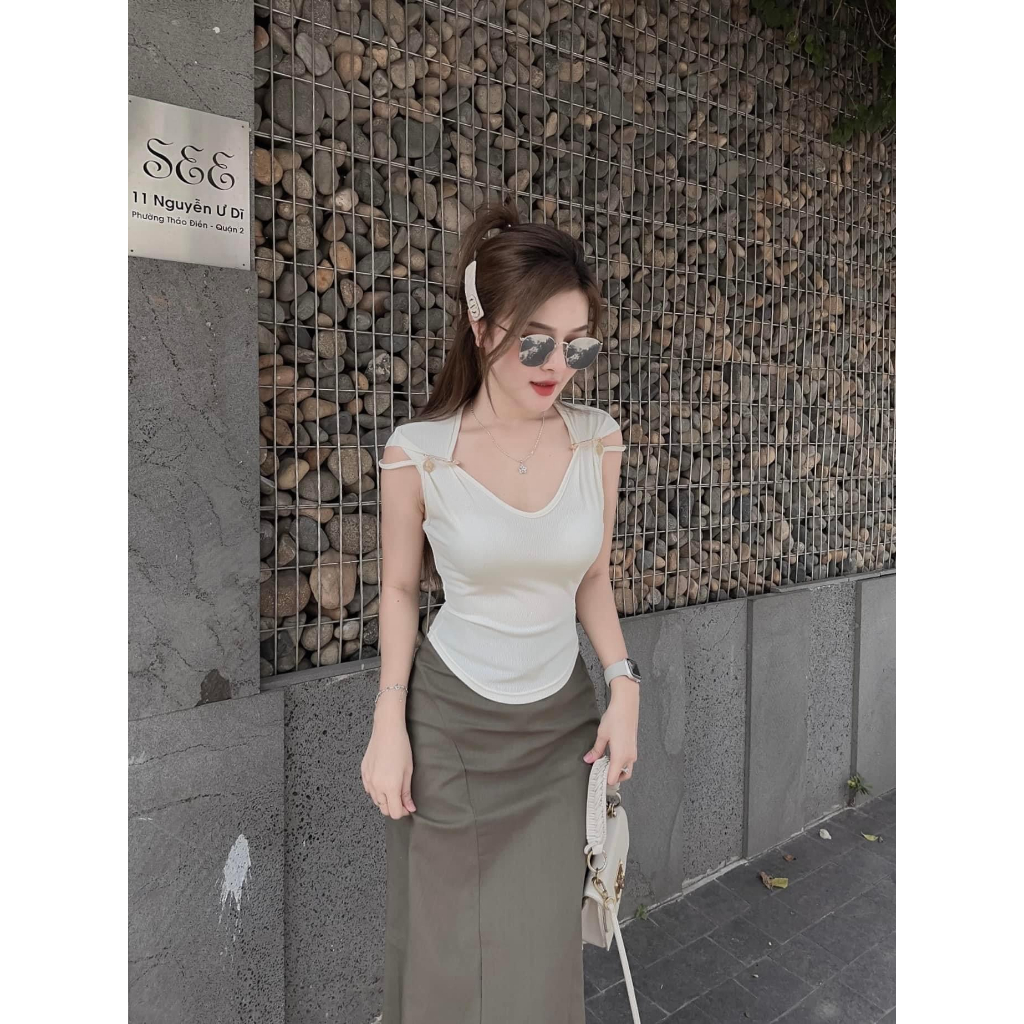 Set bộ đồ nữ áo body cánh tiên đính cài mix chân váy dáng dài với tone màu phối xinh xắn, tôn dáng cho các nàng yêu