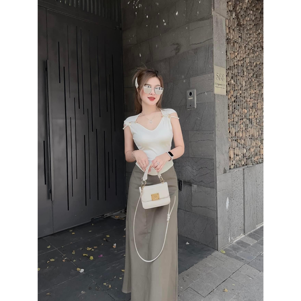 Set bộ đồ nữ áo body cánh tiên đính cài mix chân váy dáng dài với tone màu phối xinh xắn, tôn dáng cho các nàng yêu