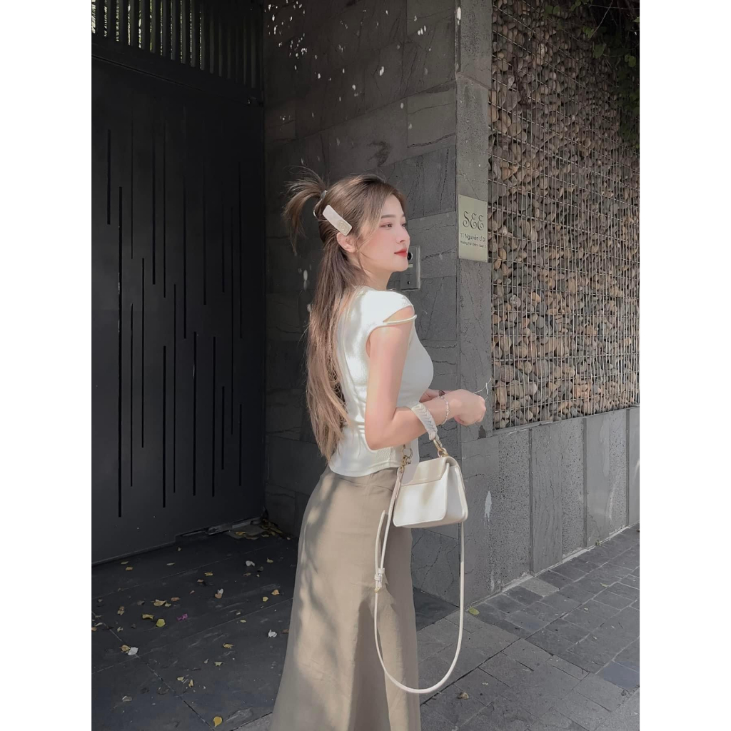 Set bộ đồ nữ áo body cánh tiên đính cài mix chân váy dáng dài với tone màu phối xinh xắn, tôn dáng cho các nàng yêu