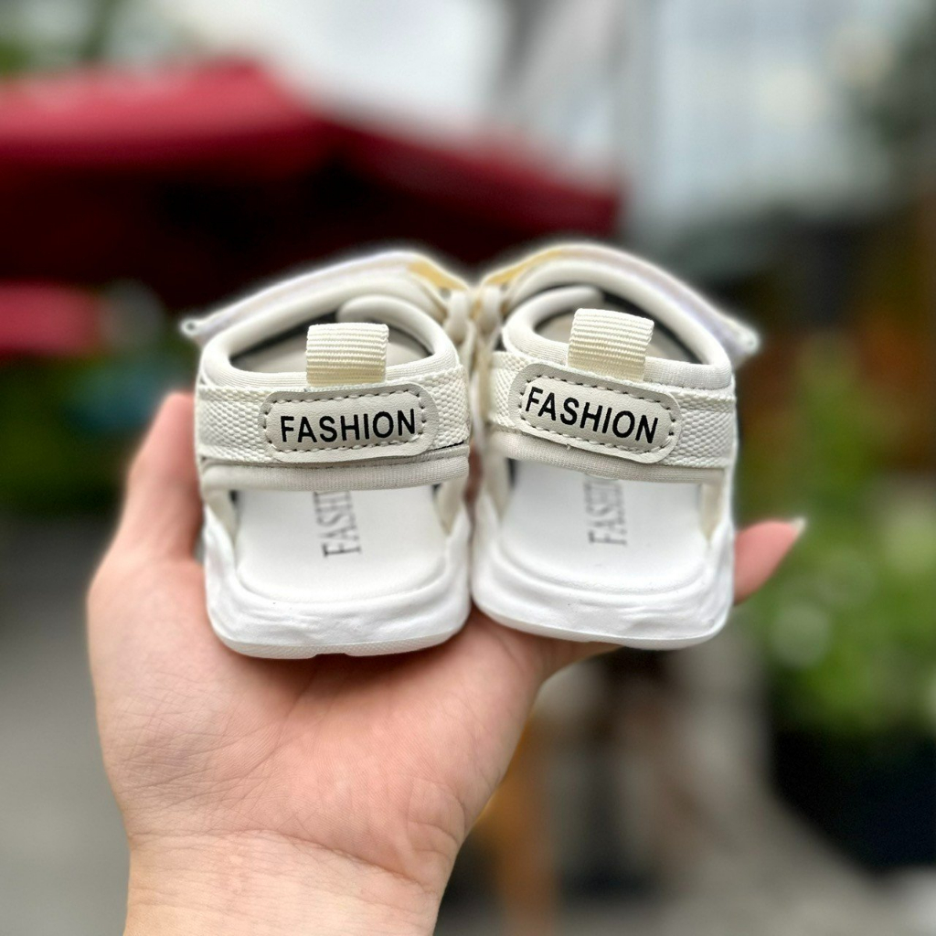 Dép quai hậu cho bé tập đi đế cao su mềm đi êm, Dép sandal cho bé trai thiết kế khóa dán phía má tiện lợi