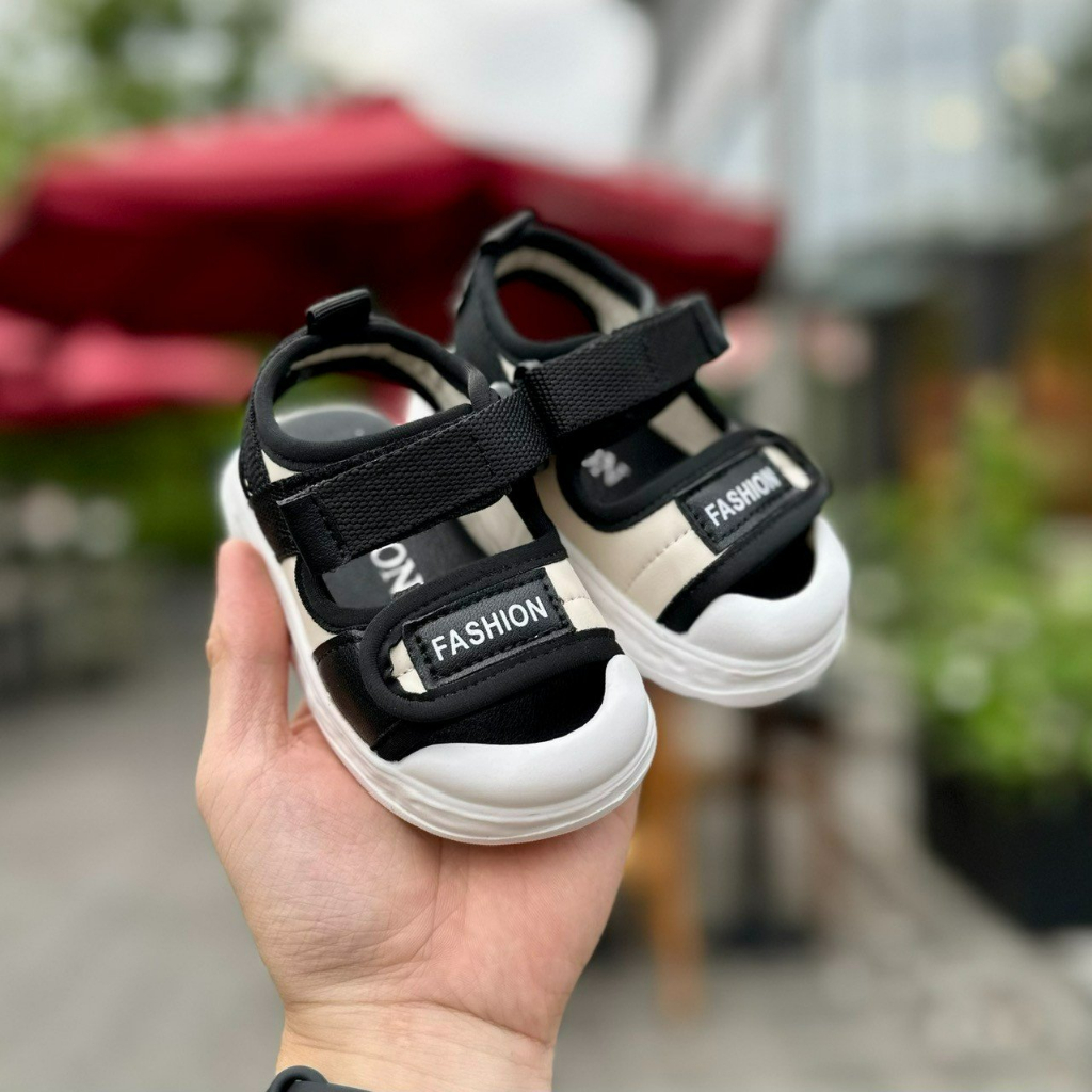 Dép quai hậu cho bé tập đi đế cao su mềm đi êm, Dép sandal cho bé trai thiết kế khóa dán phía má tiện lợi