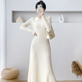 Đầm len dáng dài có cổ đính cúc ngọc tiểu thư 2023