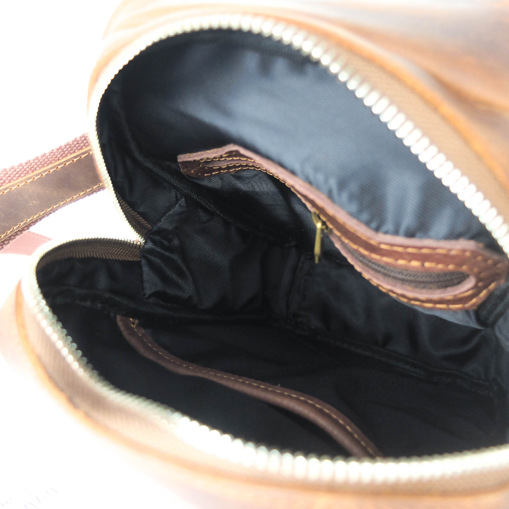 Túi đeo chéo da bò sáp phong cách Biker, màu nâu vàng bò - Manuk Leather Design - Da sáp ngựa điên Crazyhorse Leather