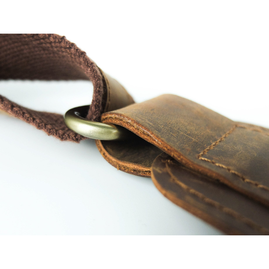 Túi đeo chéo da bò sáp phong cách Biker, màu nâu vàng bò - Manuk Leather Design - Da sáp ngựa điên Crazyhorse Leather