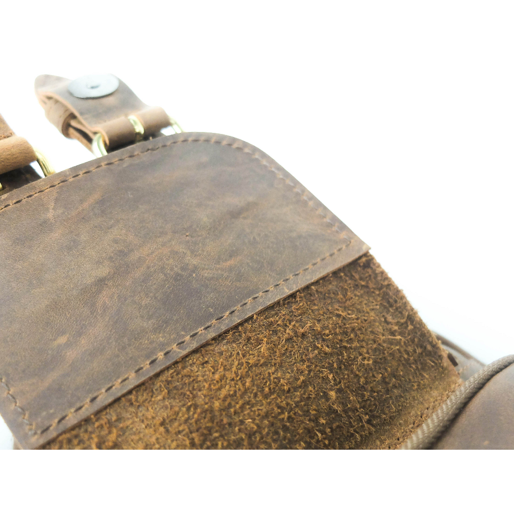 Túi đeo chéo da bò sáp phong cách Biker, màu nâu vàng bò - Manuk Leather Design - Da sáp ngựa điên Crazyhorse Leather