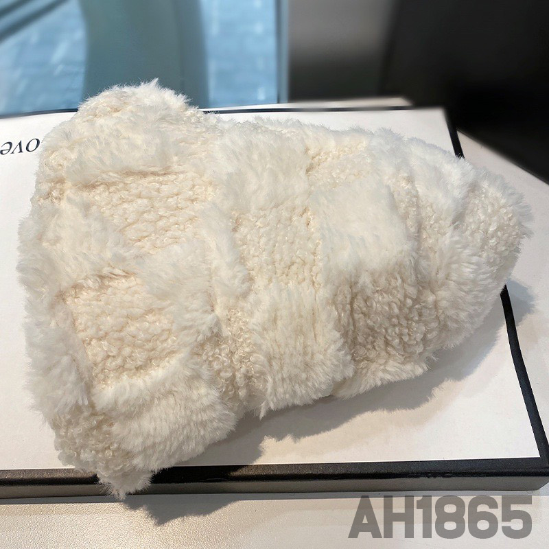 Mũ bucket lông cừu thêu chữ IMMUNE dày dặn thời trang unisex nam nữ AH1865