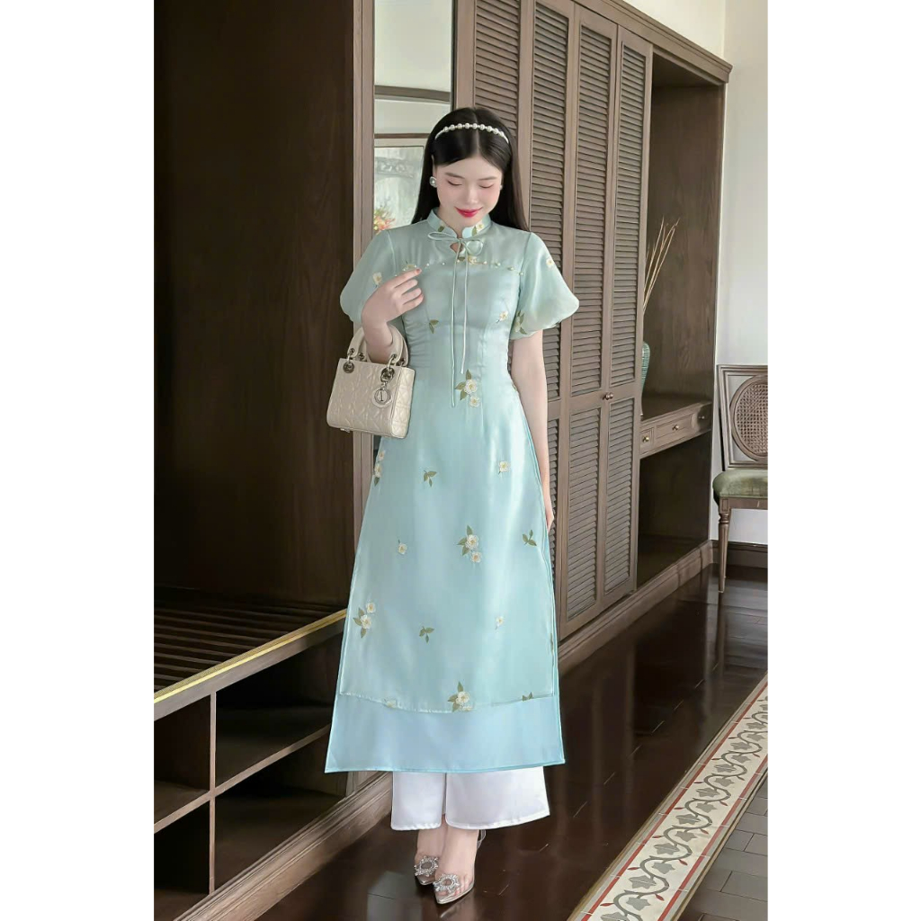Áo dài cách tân 4 tà tay bồng thêu hoa nhí