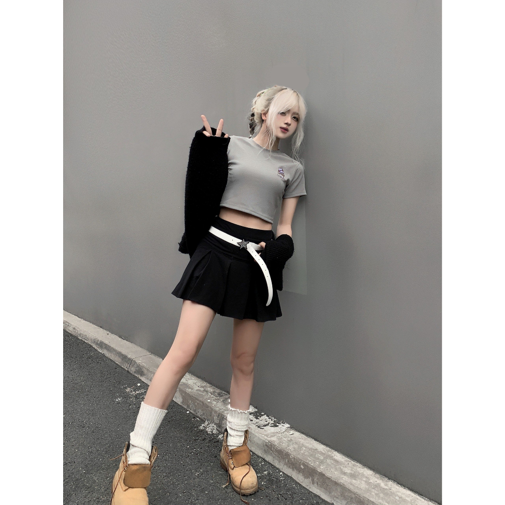 Áo Croptop nữ thêu CAT tay ngắn form ôm body brand Calem Club