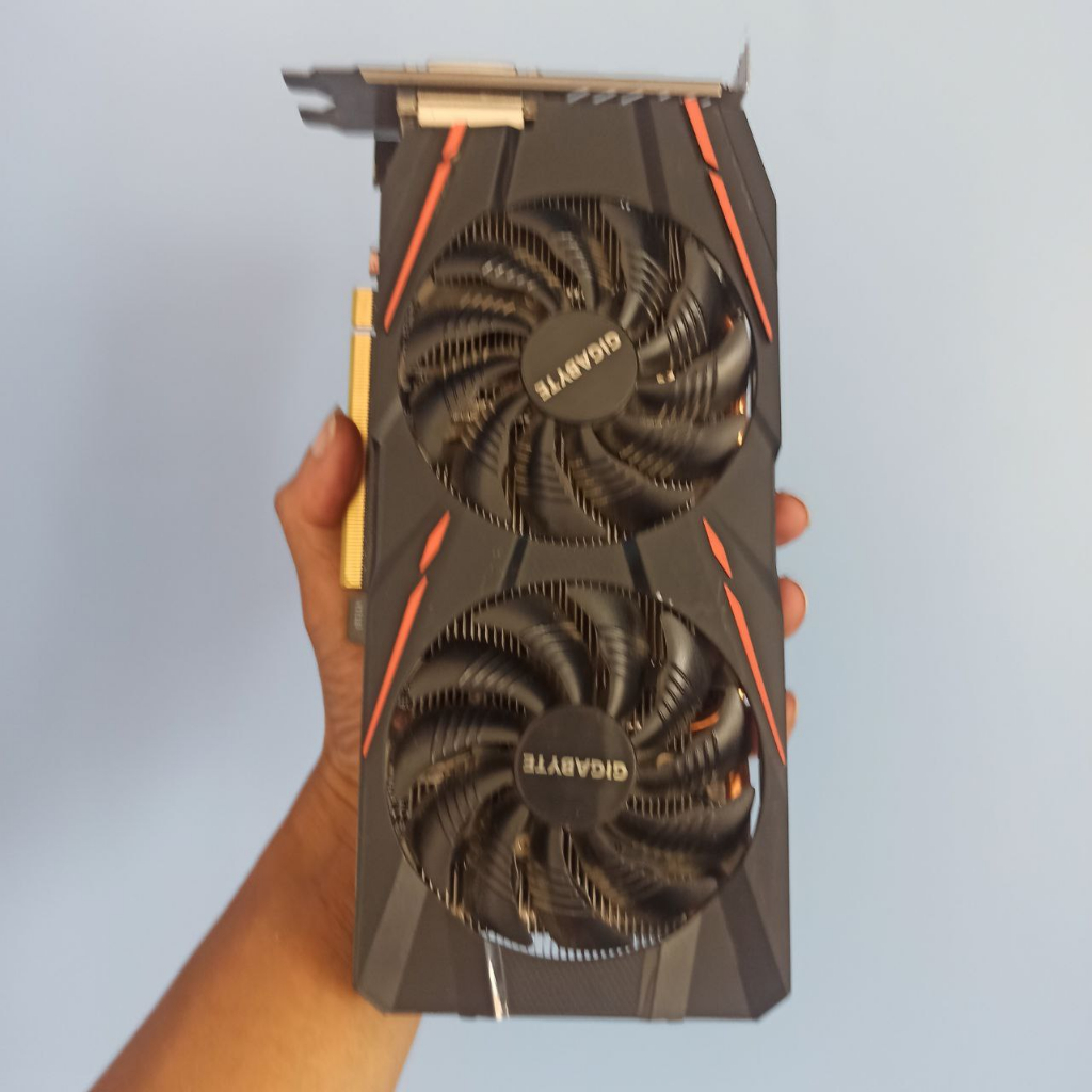 Card màn hình rx 590 8gb gamer
