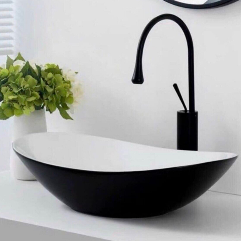 Lavabo thuyền rửa mặt đặt bàn đá