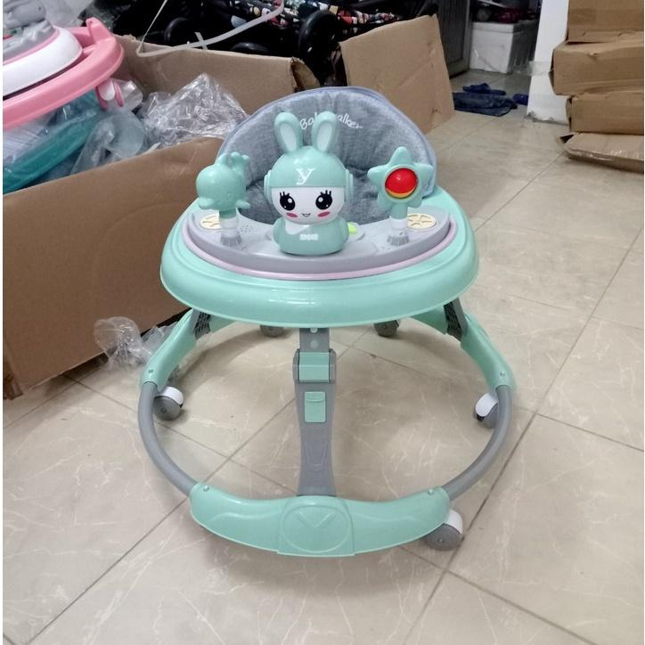 Xe tròn tập đi kết hợp bàn ăn dặm cao cấp cho bé có nhạc và đèn