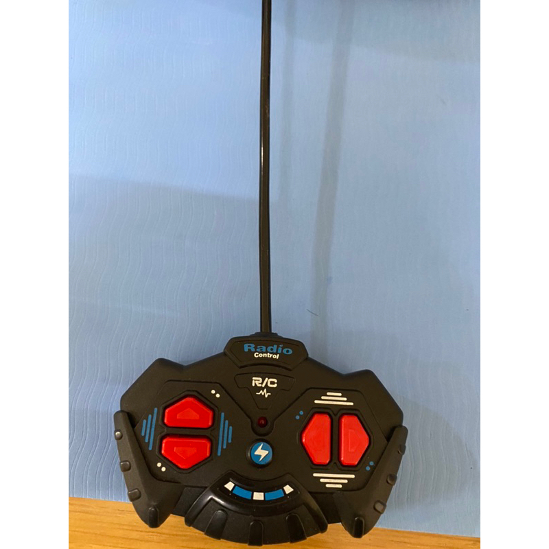 Xe  đồ chơi xe cảnh sát điều khiển QH203 có đèn pha chiếu sáng