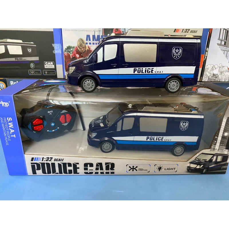 Xe  đồ chơi xe cảnh sát điều khiển QH203 có đèn pha chiếu sáng