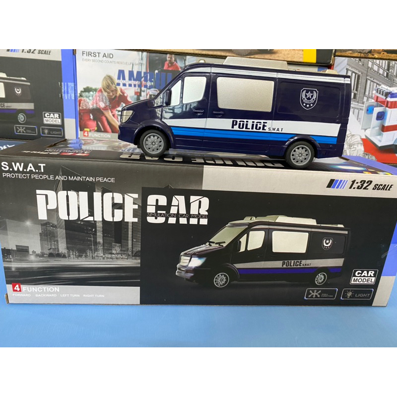 Xe  đồ chơi xe cảnh sát điều khiển QH203 có đèn pha chiếu sáng