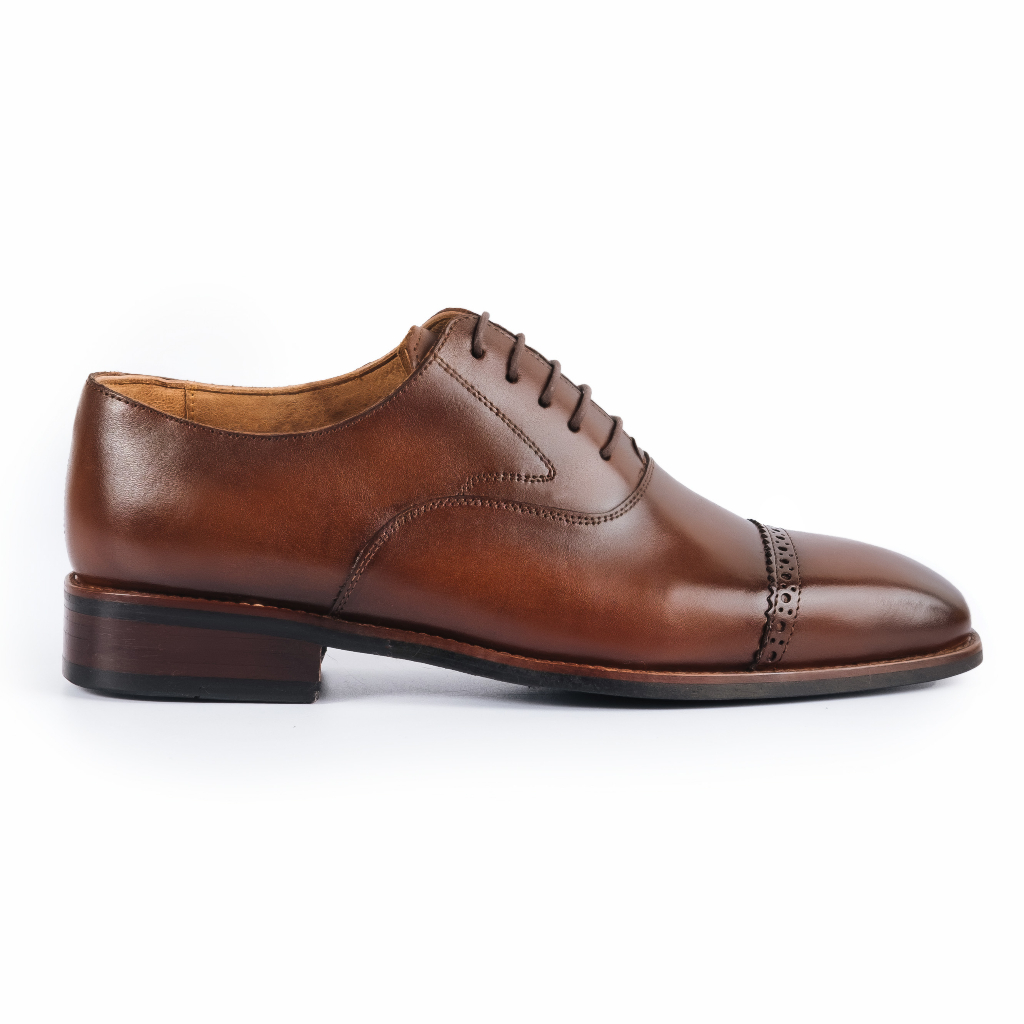 Giày Tây Cao Cấp SAVILLE CAPTOE OXFORD - OF32 - Da Bò Ý Lót Trong Da Bò Mộc - Thương hiệu Be Classy