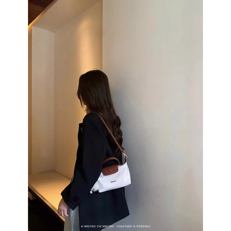 🔥Túi xách đeo chéo nữ CHIO 2ND CROSSBAG chất vải chống thấm dày dặn màu kem phối nâu size 19 cm