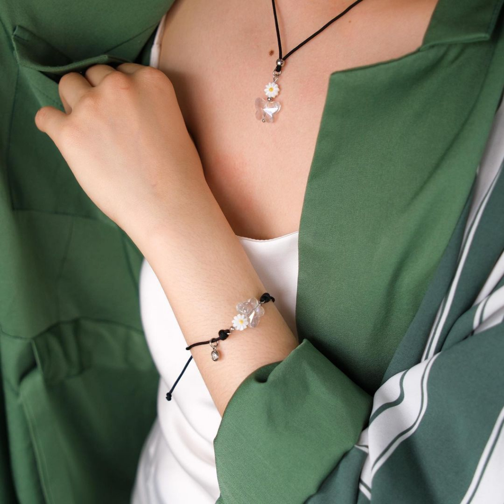 Vòng Bướm đậu người hờn