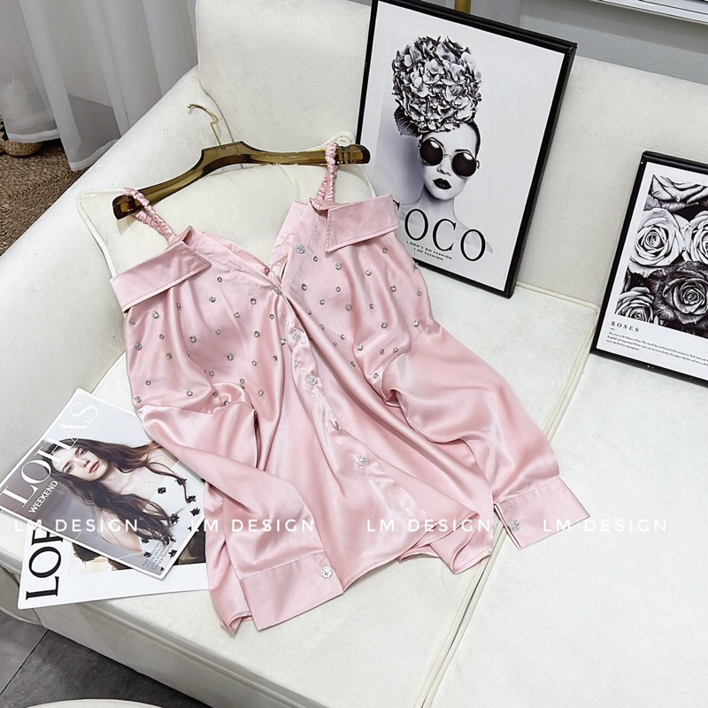 JENNYCLOSET | Áo sơ mi lụa trễ vai đính đá sang chảnh , Áo sơ mi from dấu quần tiểu thư
