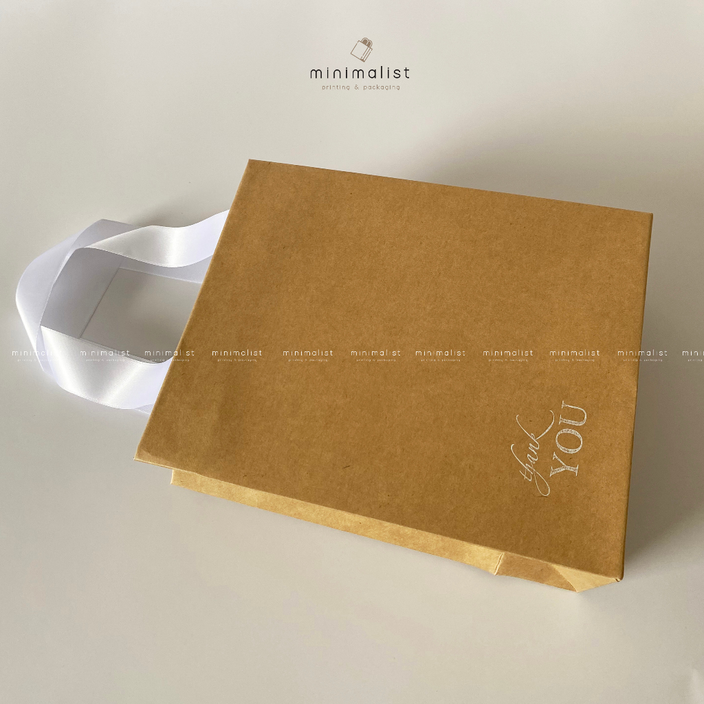 - Túi giấy kraft đựng quà, nước hoa, mỹ phẩm, quà tặng - Size vừa - Quai ruy băng dán cao cấp