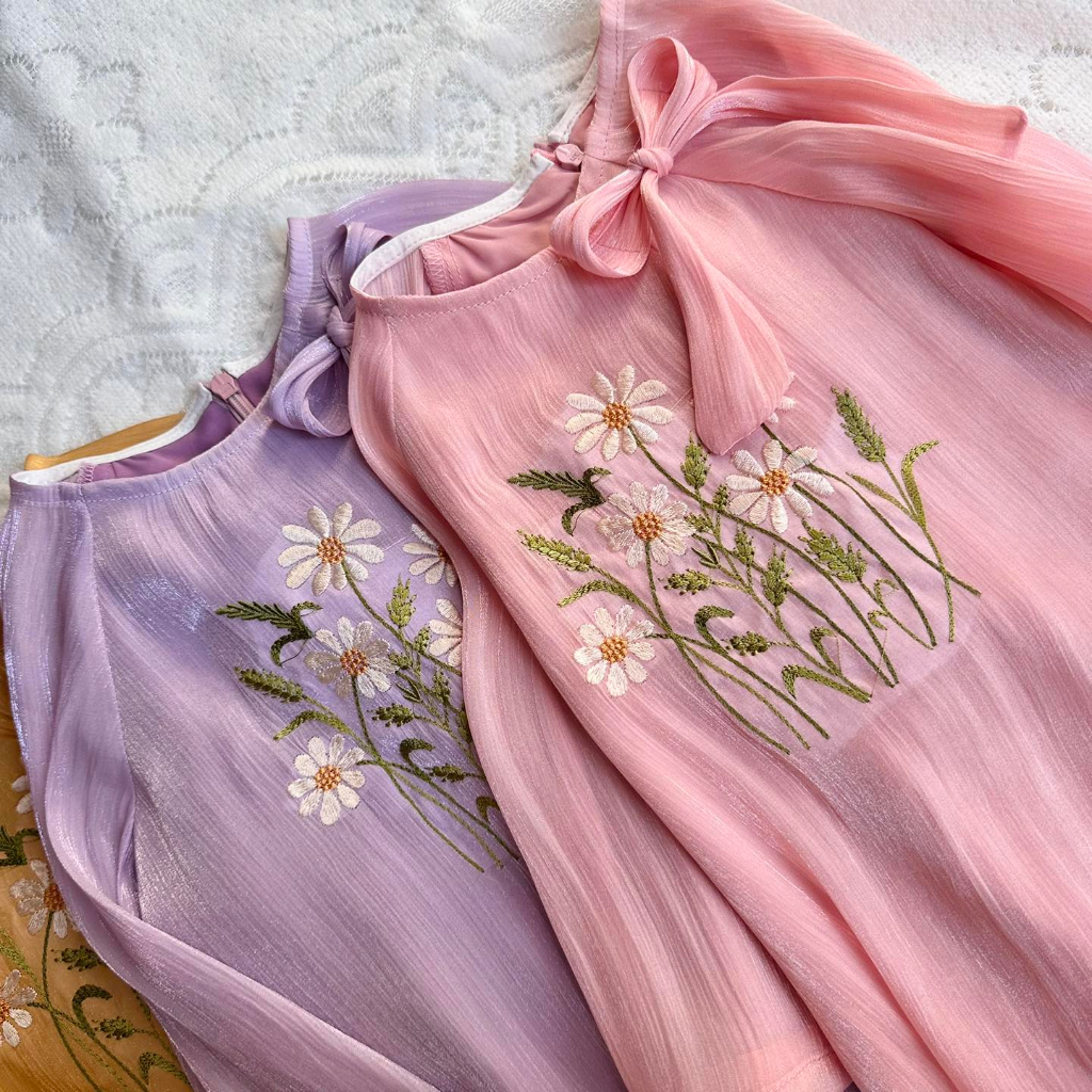 Áo dài cho bé gái Cúc Chi TẶNG KÈM MẤN , Áo dài trung thu tơ lụa mềm mại cao cấp thêu hoa Cừu Con size 10kg-40kg AD0002