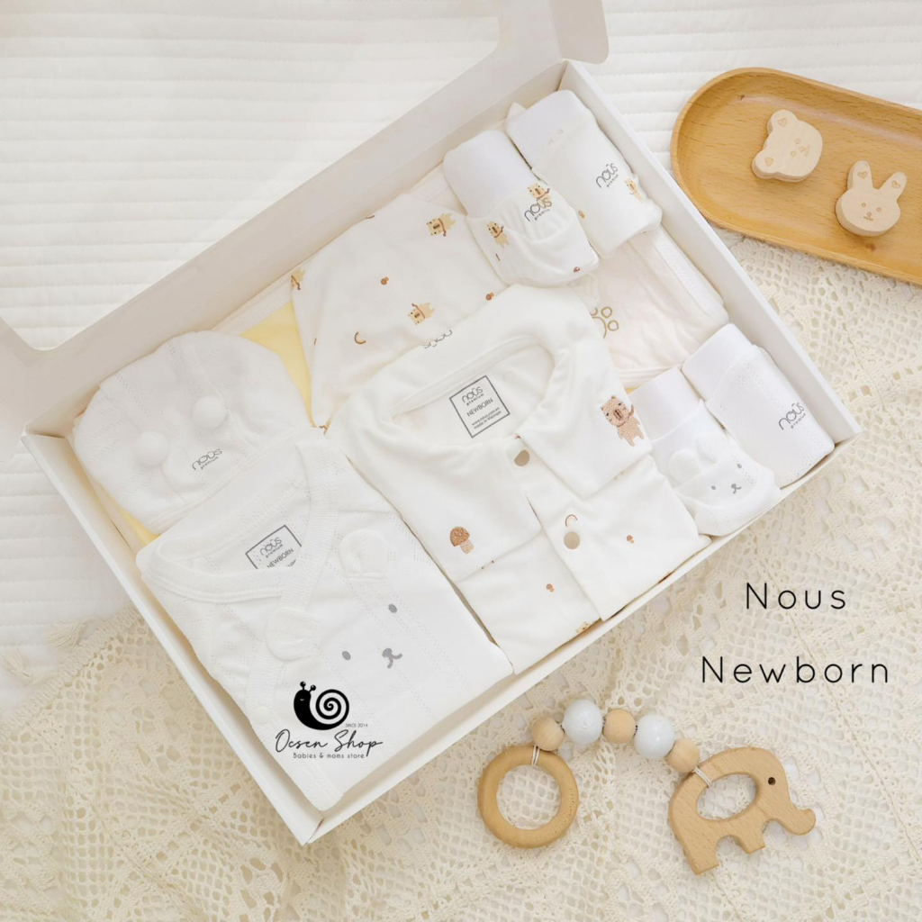 - Set quà tặng sơ sinh màu trắng/xanh cho bé trai bé gái newborn