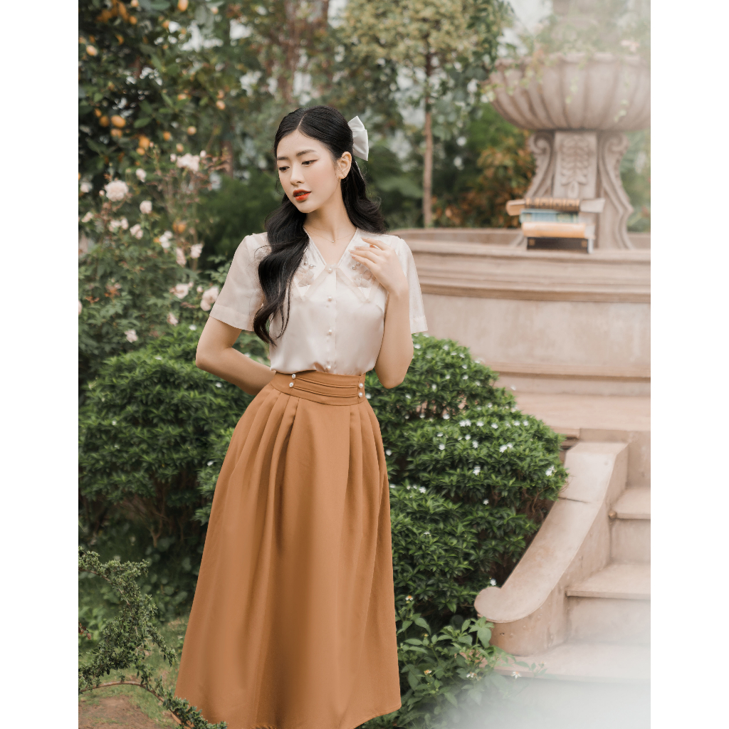 Áo sơ mi công sở thêu hoa màu be by Maysi