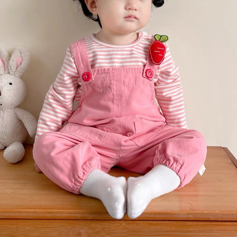 Set yếm hình  dâu tây xinh xắn cho bé gái