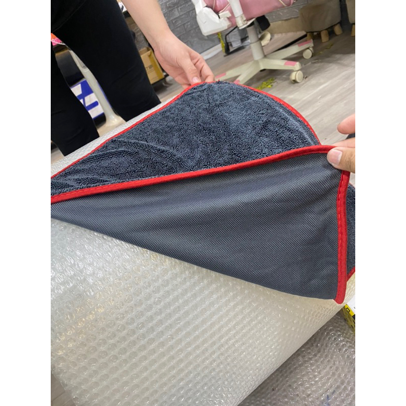 Khăn lau xe viền đỏ 30x60 siêu thấm