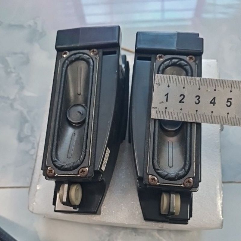 Cặp loa toàn dãi 6ohm / 10w , tháo từ tivi SAMSUNG có sẵn hộp cộng hưởng