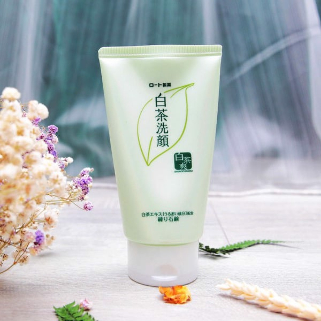 Sữa Rửa Mặt Trà Xanh Rohto Shirochasou Green Tea Foam 120gr Nhật Bản