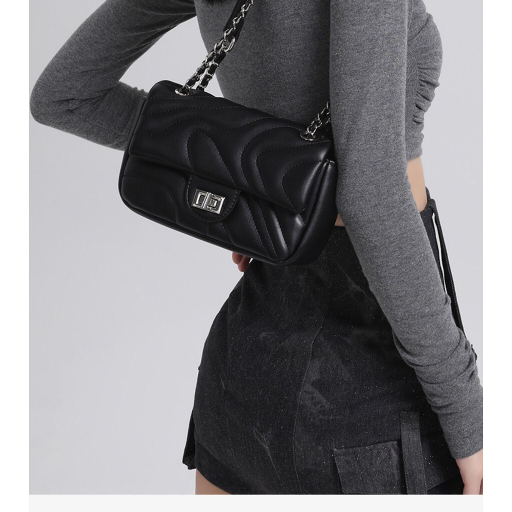 Túi đeo vai hoạ tiết thời trang chất da mềm mẫu mới t56