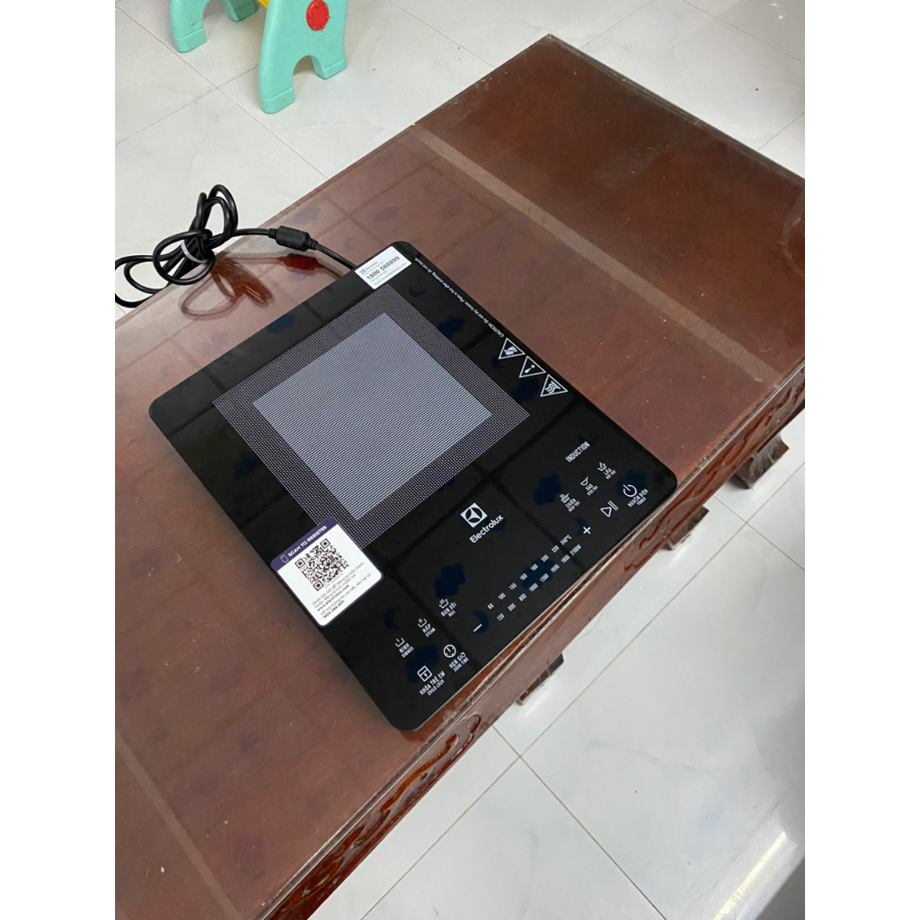 Bếp từ Electrolux ETD42SKS - Hàng trưng bày